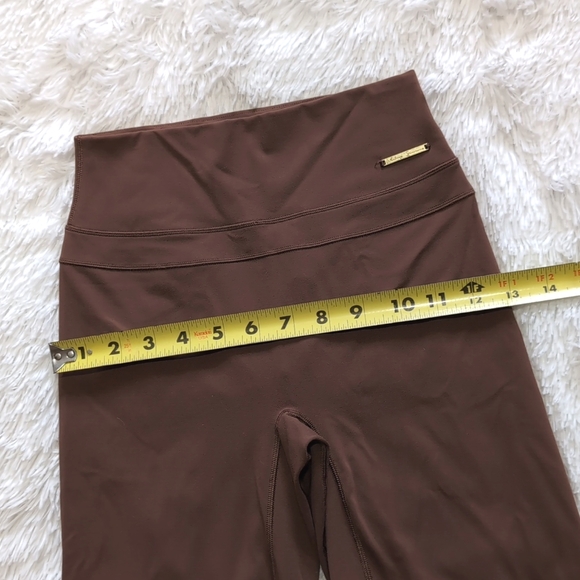 Gymshark x Whitney Simmons Scrunch Cycling Shorts - Brown - Picture 7 of 9